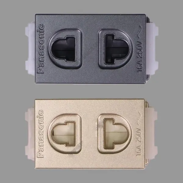 Ổ cắm đơn có màn che Panasonic Halumie