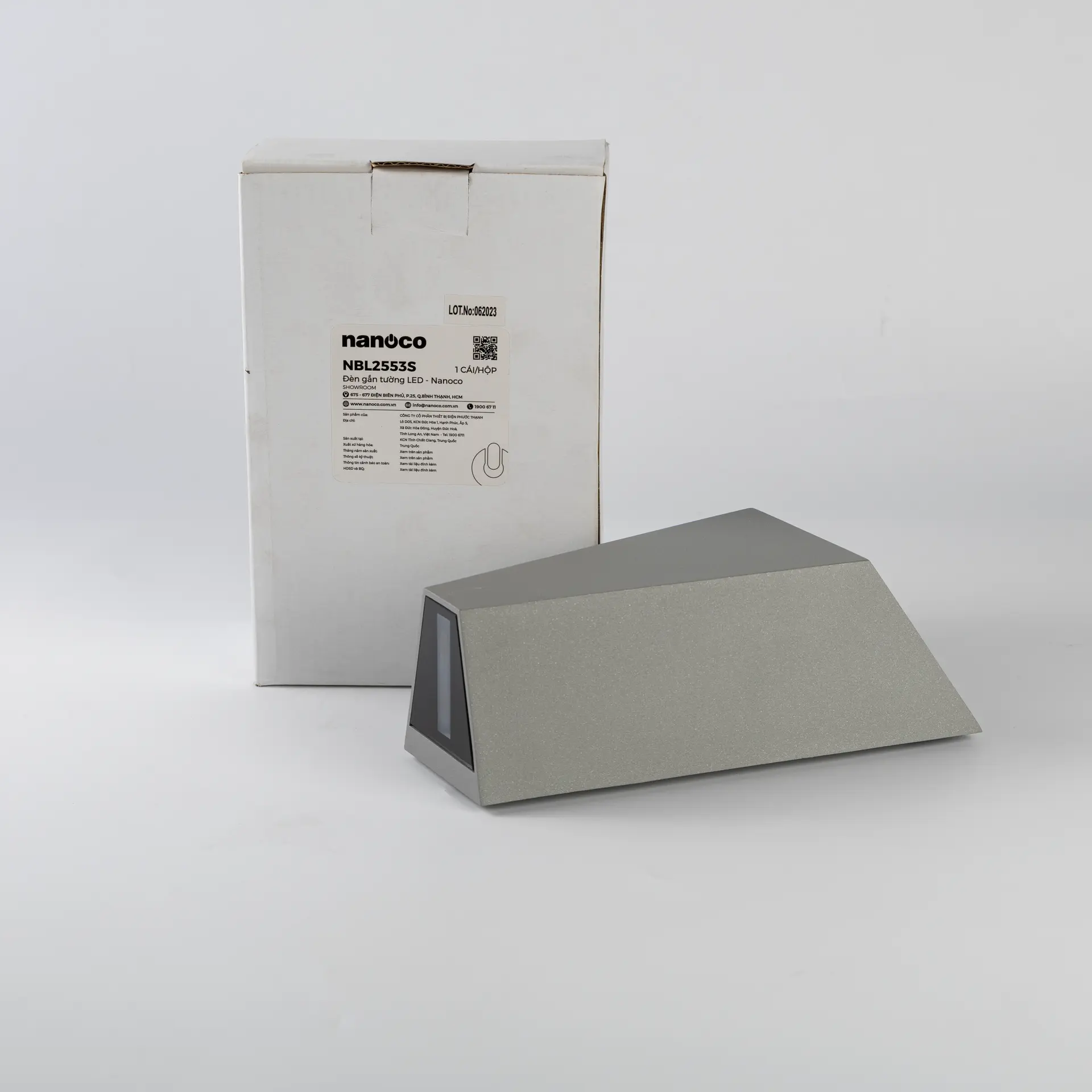 Đèn LED gắn tường ngoài trời Nanoco NBL2553