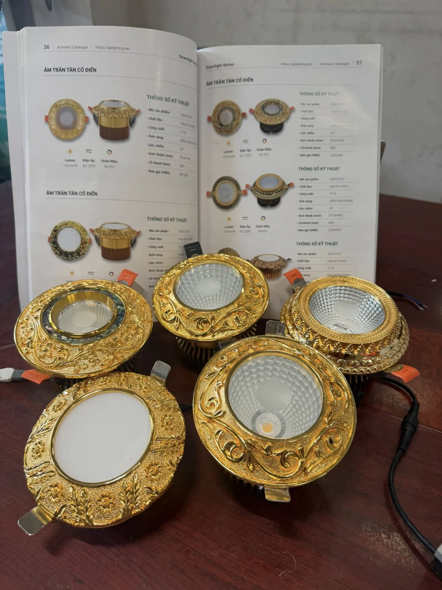 ✨ ĐÈN ÂM TRẦN TÂN CỔ ĐIỂN – DẤU ẤN SANG TRỌNG CHO KHÔNG GIAN ĐẲNG CẤP ✨